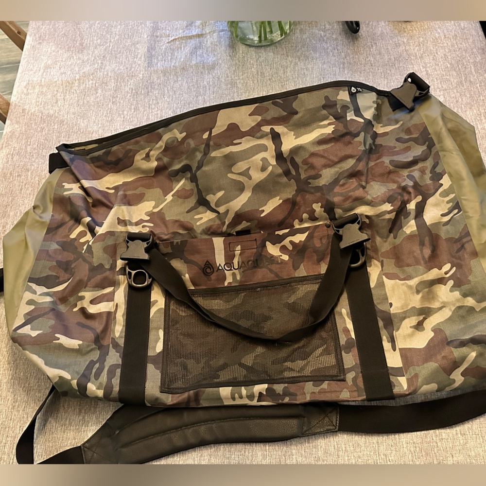 AquaQuest White Water Duffel 75L - Like New